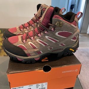 Merrell Women’s Moab Waterproof Size 11 New In BOX